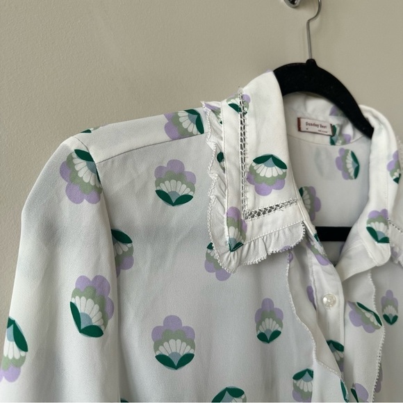 ARITZIA-“SUNDAY Best” CottageCore Floral Ruffle Front Ling Sleeve Blouse - Picture 6 of 13